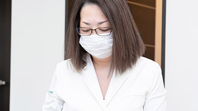 口腔外科が得意な女性歯科医師が在籍
